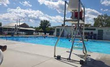 Diamond Valley Outdoor Swimming Pool